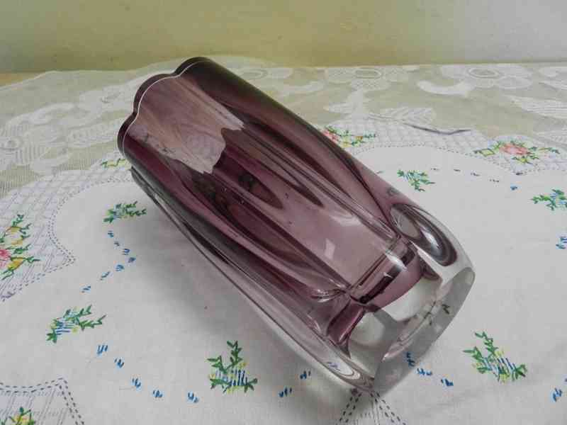 Masivní silnostěnná fialová Váza  - foto 5