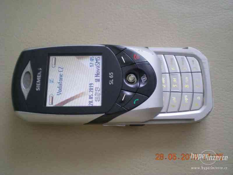 Siemens SL65 z r.2004 - historické kolibří mobilní telefon - foto 4
