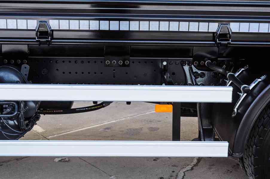 MERCEDES AXOR 1833 TŘÍSTRANNÝ SKLÁPĚČ HYDRAULICKÁ RUKA EURO5 - foto 26