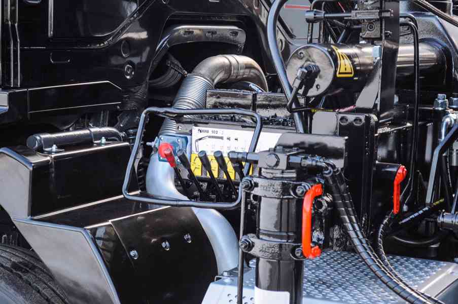 MERCEDES AXOR 1833 TŘÍSTRANNÝ SKLÁPĚČ HYDRAULICKÁ RUKA EURO5 - foto 29