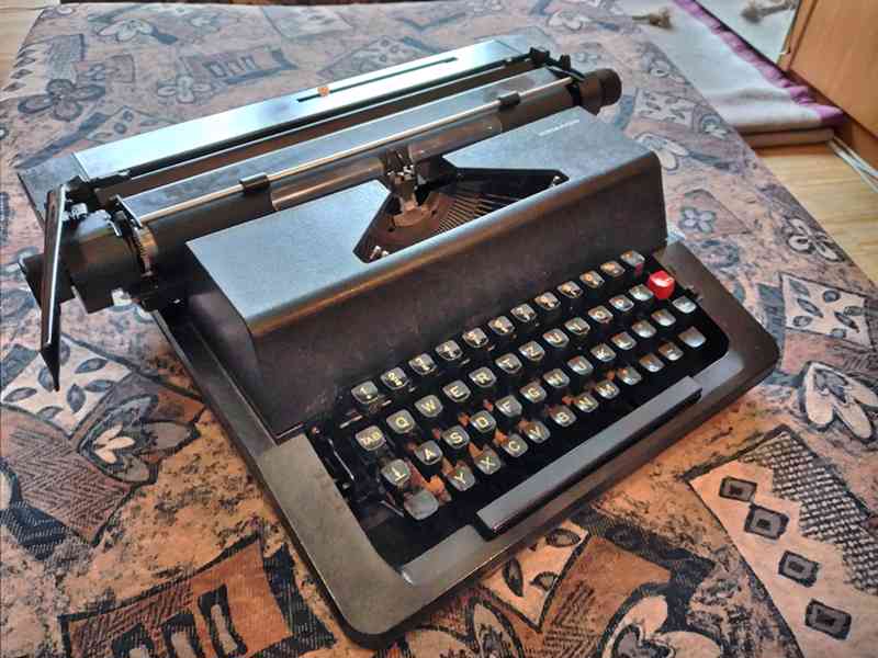 REMAGG psací stroj s kufrem