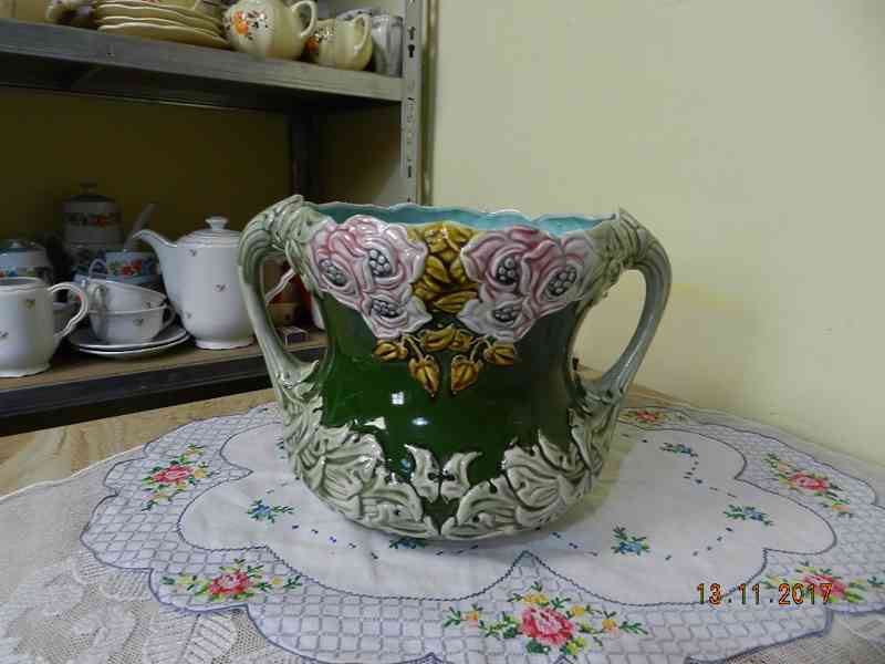 Krásný zelený secesní Květináč Květník Majolika 