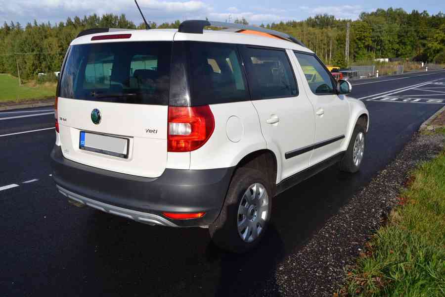 Škoda Yeti Champion 2.0 TDi 4x4, klima, vyhř.sedačky, ČR pův - foto 14