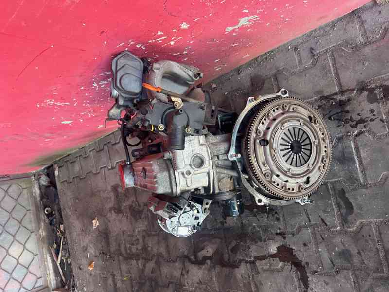 Motor 1,3 MPI Škoda Felicia 781.135M kompletní - foto 3