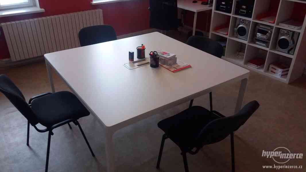 Sleva! Kancelářský konferenční stůl IKEA BEKANT + 4 židle - foto 3