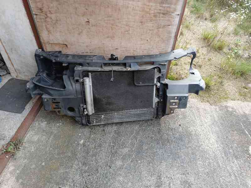 Chladičová stěna Galaxy, Sharan Alhambra 01- - foto 2