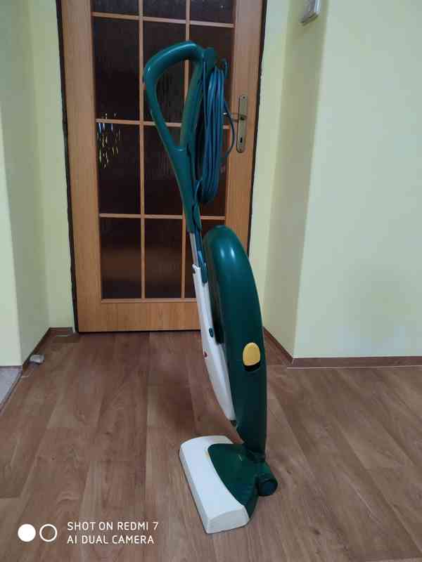 Prodám Vysavač VORWERK KOBOLD 135 s elektronickou klepaci hl - foto 2