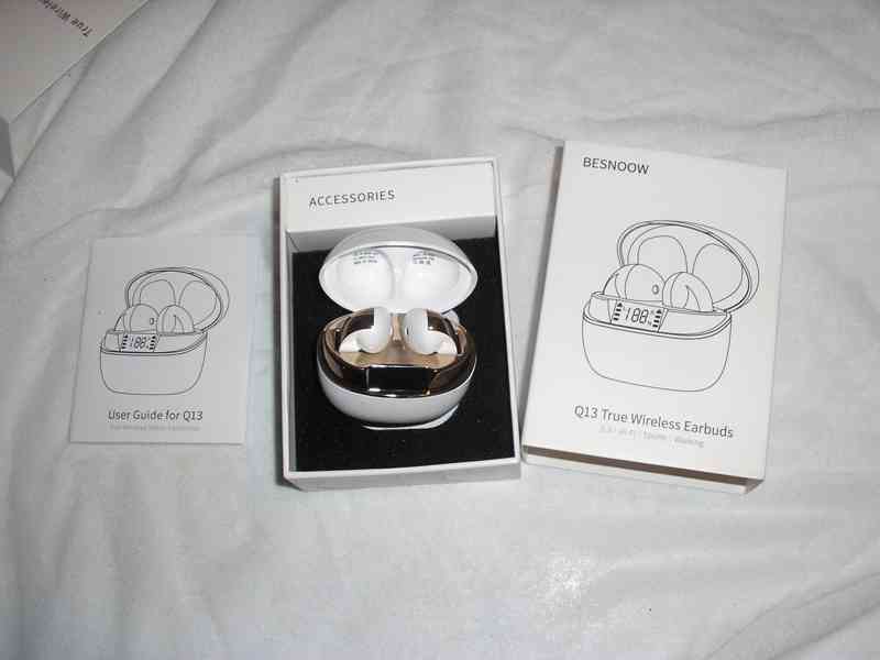 Sluchátka Besnoow Q13 bílé - foto 2