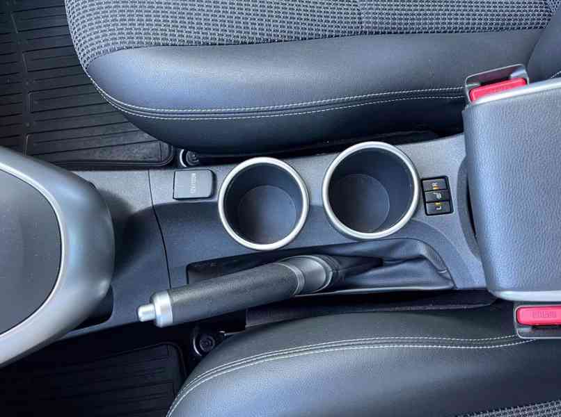 Toyota Verso 1.8i Multimode Executive benzín 108kw - foto 24