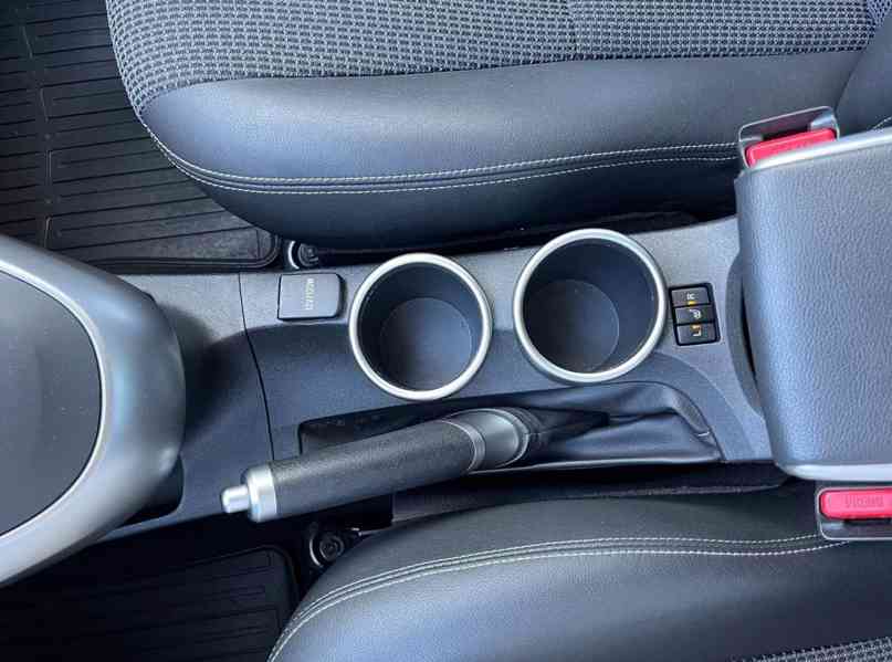 Toyota Verso 1.8i Multimode Executive benzín 108kw - foto 23