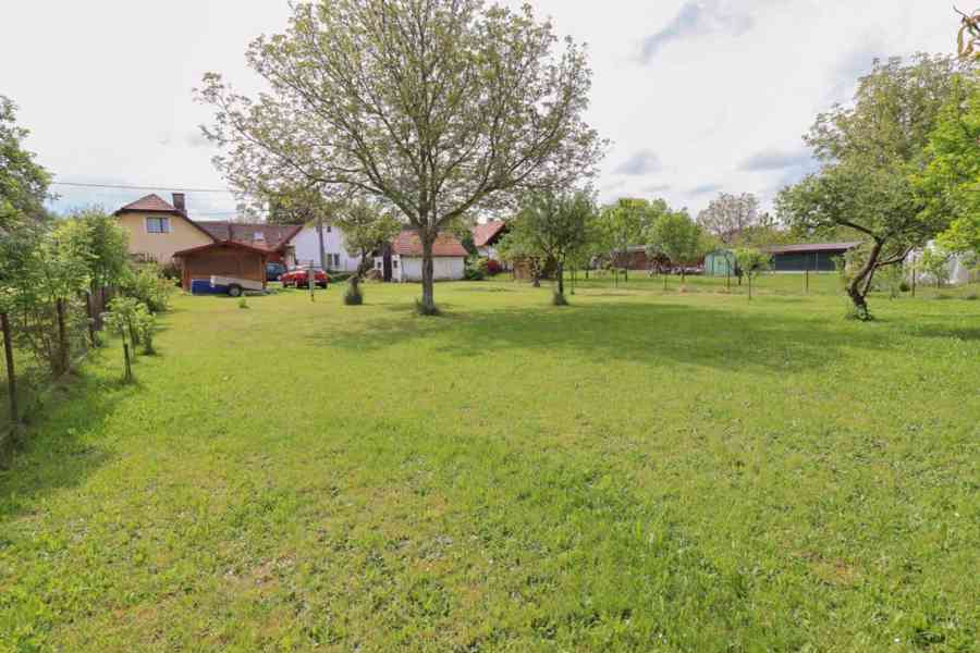 Stavební pozemek v podhůří Šumavy - foto 2
