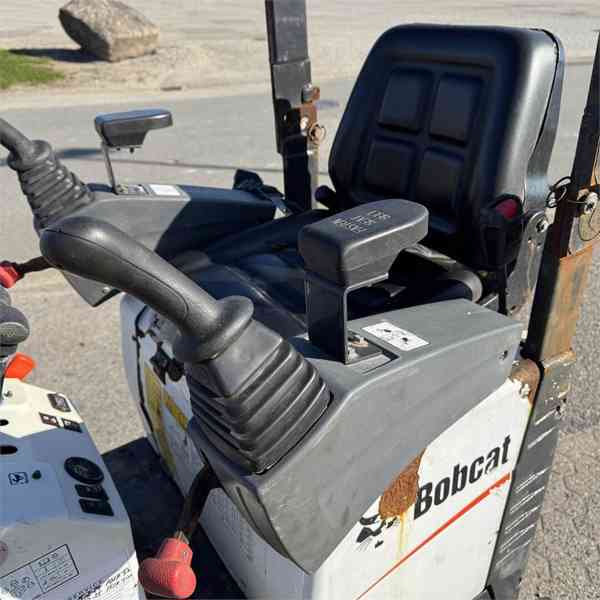 Minirypadlo Bobcat E10 1 t - foto 8