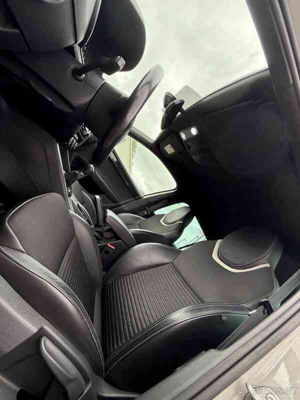 Škoda Octavia 2,0 3 RS Combi TDI - foto 12