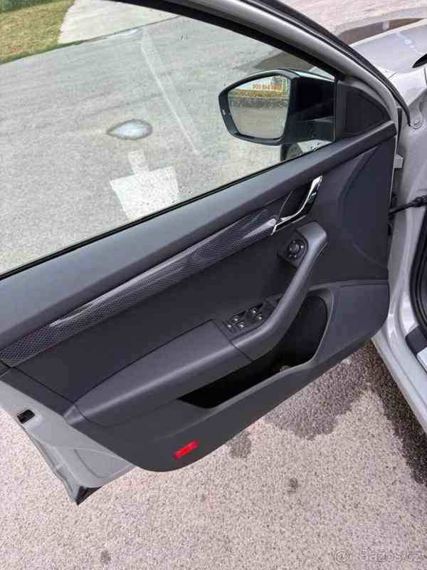 Škoda Octavia 2,0 3 RS Combi TDI - foto 10