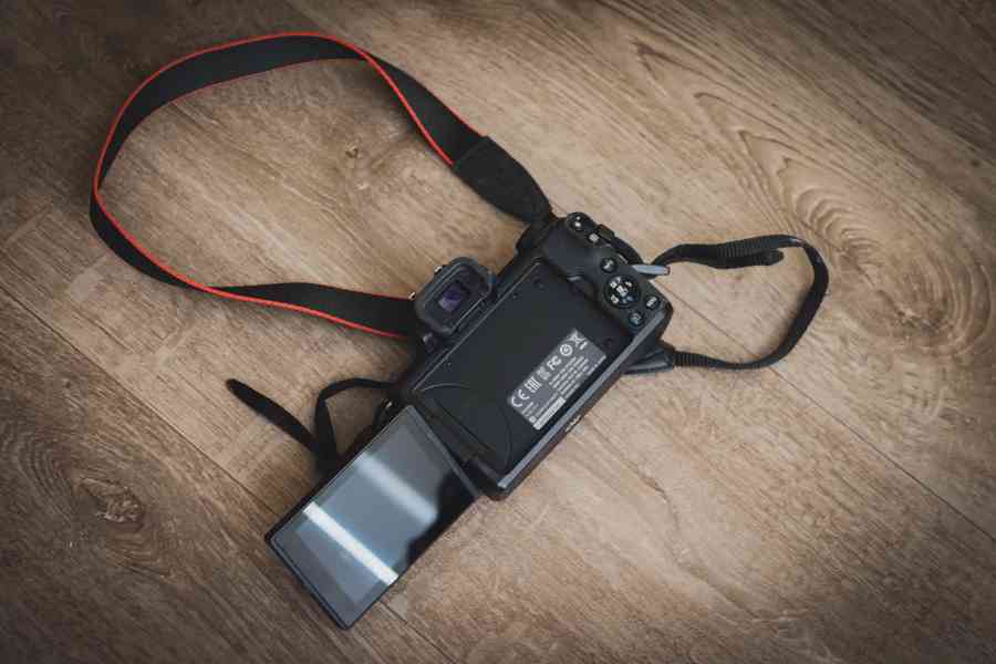 Canon EOS M50 tělo  - foto 2