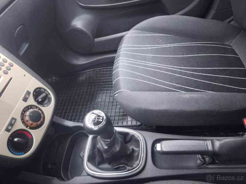 Opel Corsa 1,2   i (63 kW) - foto 9