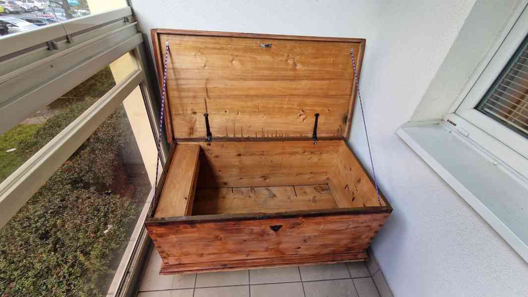 Truhla dřevěná starožitná zrenovovaná - foto 5