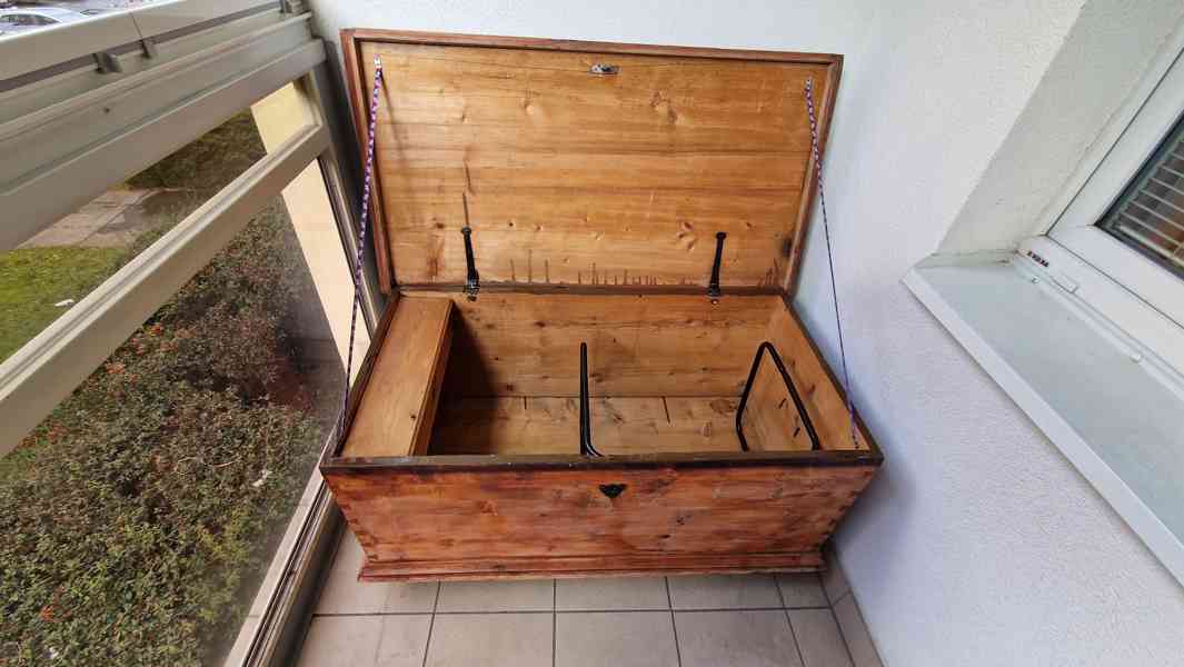 Truhla dřevěná starožitná zrenovovaná - foto 6