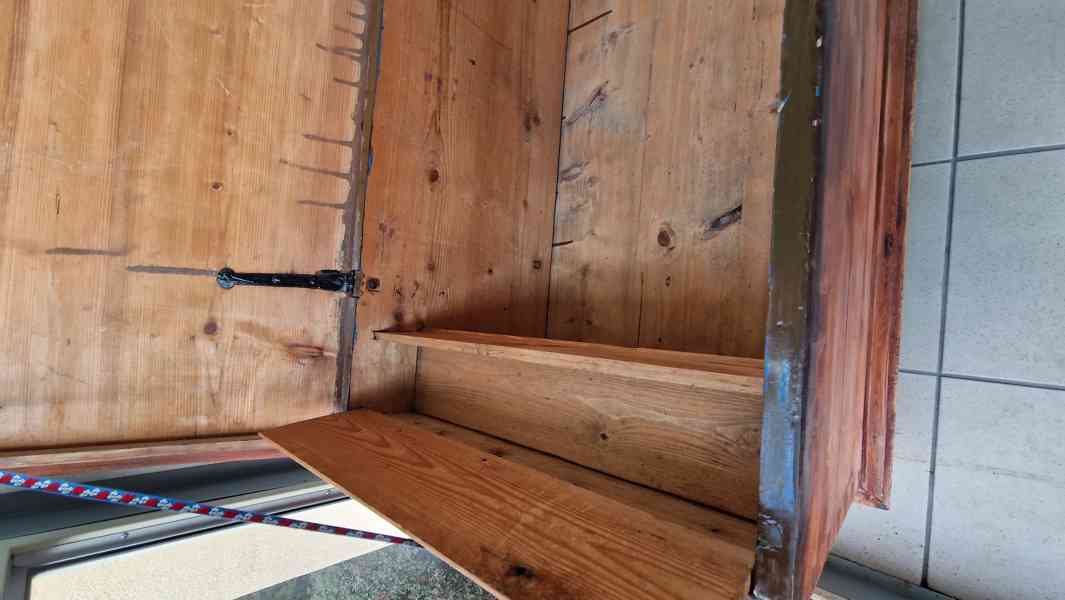 Truhla dřevěná starožitná zrenovovaná - foto 3