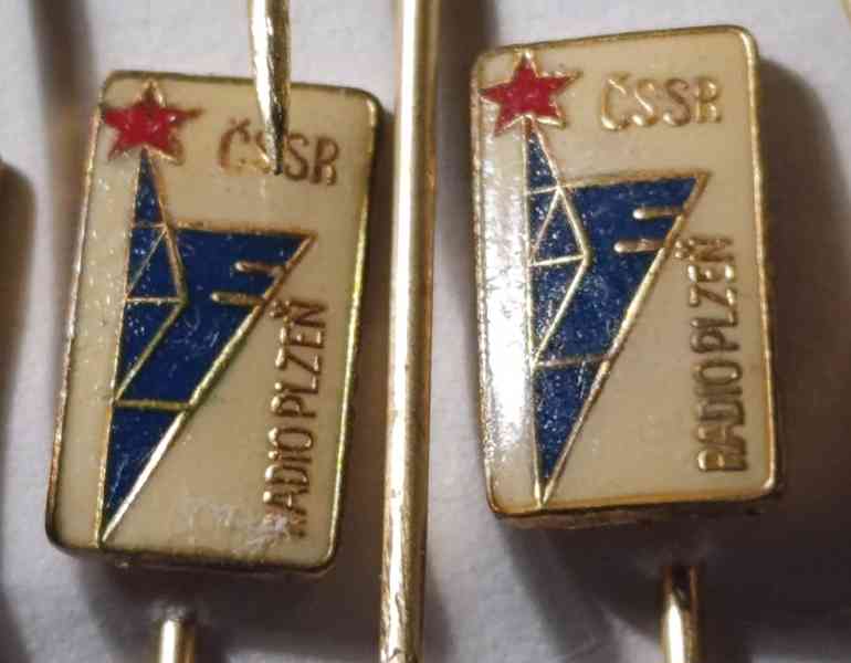 Sada 5 sběratelských odznaků Radio Plzeň ČSSR obdélníkový - foto 2