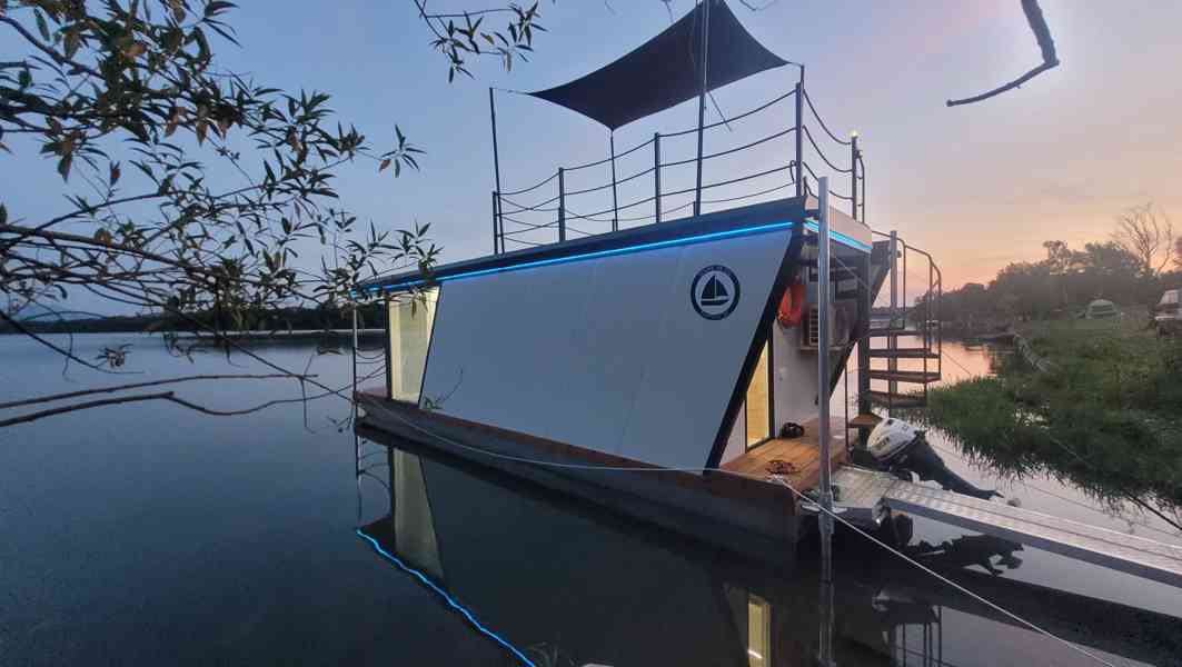 Hausbot Houseboat 9.3x3m - foto 1