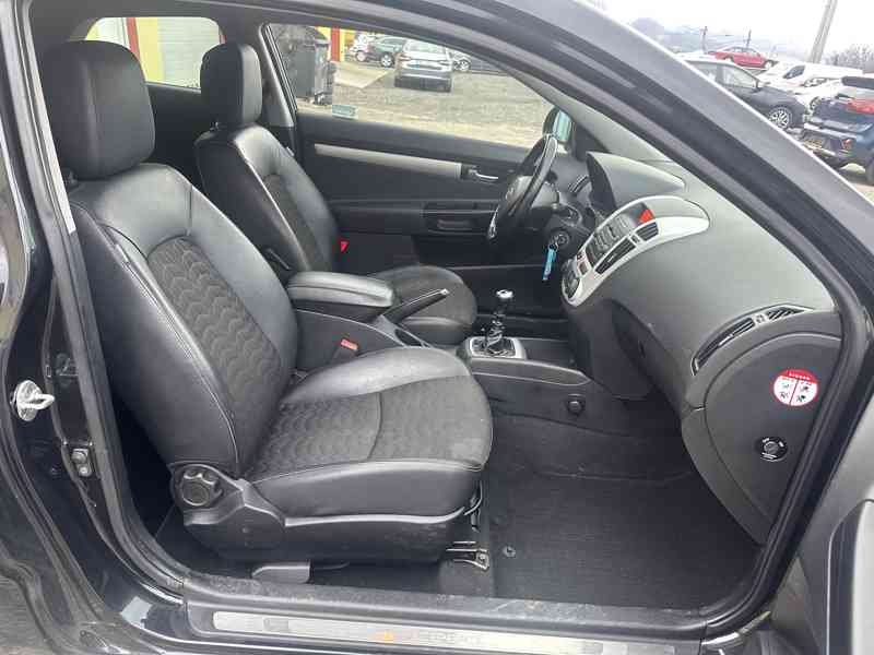 Kia Cee´d 1.6i 93kW/CR/Dig.Klima - foto 17