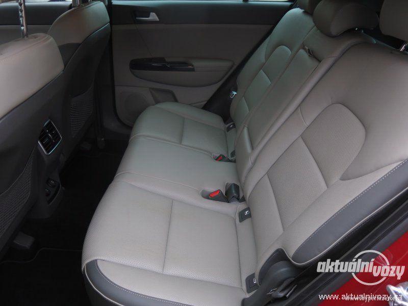 Kia Sportage 2.0, nafta, r.v. 2016, kůže - foto 11