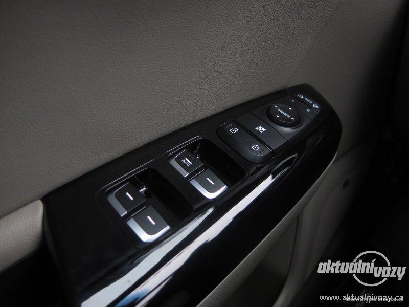 Kia Sportage 2.0, nafta, r.v. 2016, kůže - foto 12