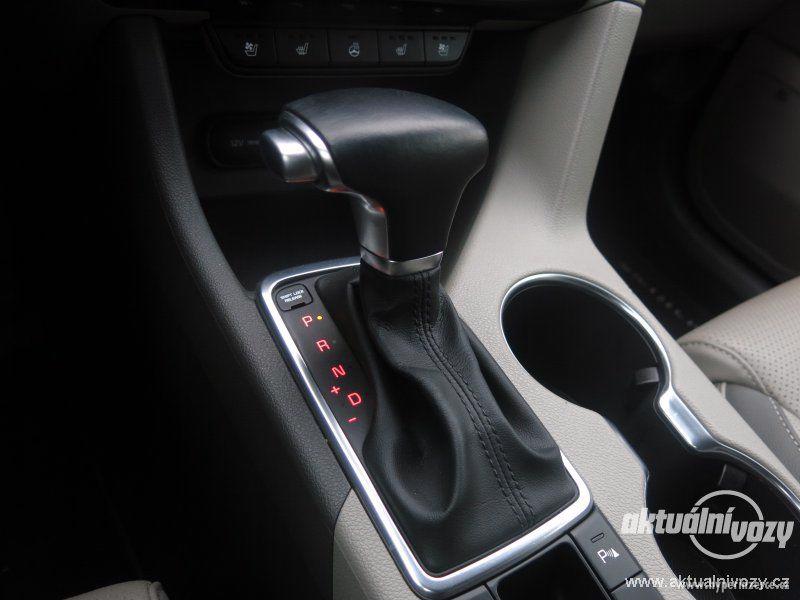 Kia Sportage 2.0, nafta, r.v. 2016, kůže - foto 18