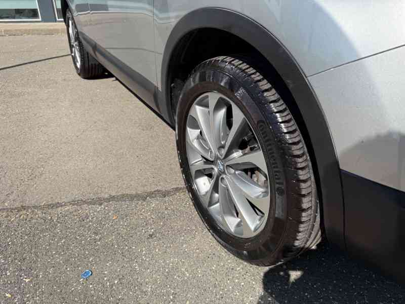 Nissan Qashqai 2,0i Tekna benzín 104kw - foto 15