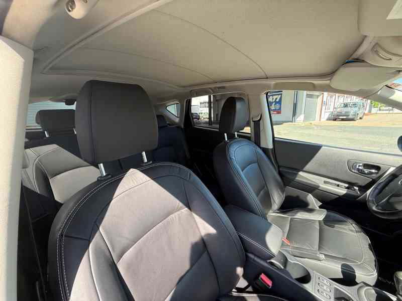 Nissan Qashqai 2,0i Tekna benzín 104kw - foto 9