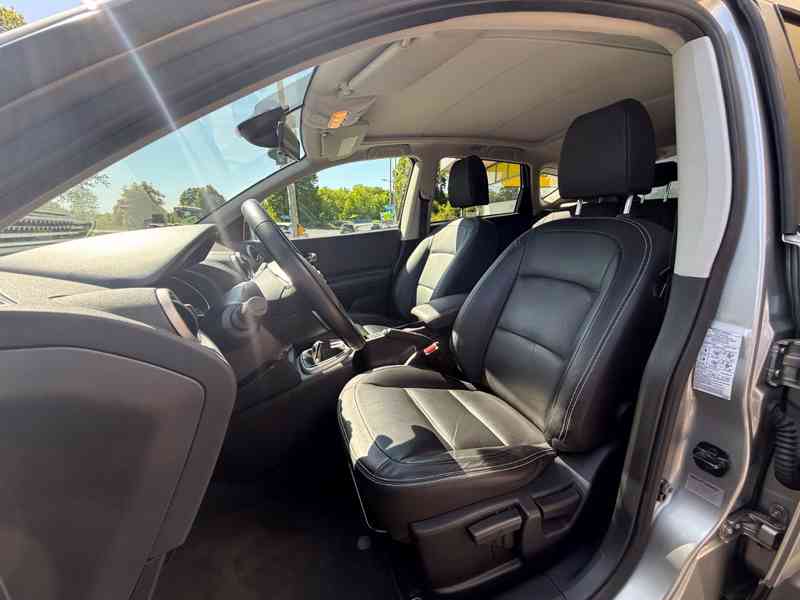 Nissan Qashqai 2,0i Tekna benzín 104kw - foto 37