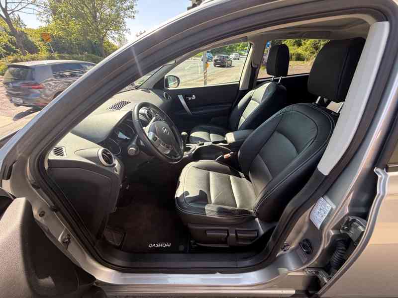 Nissan Qashqai 2,0i Tekna benzín 104kw - foto 23