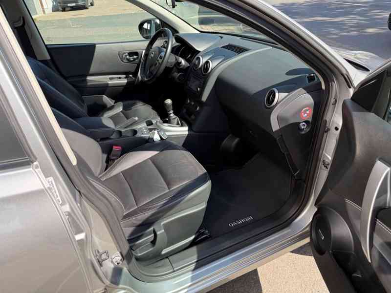 Nissan Qashqai 2,0i Tekna benzín 104kw - foto 12