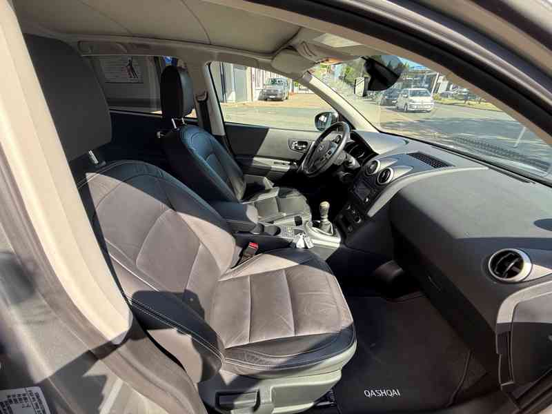 Nissan Qashqai 2,0i Tekna benzín 104kw - foto 6
