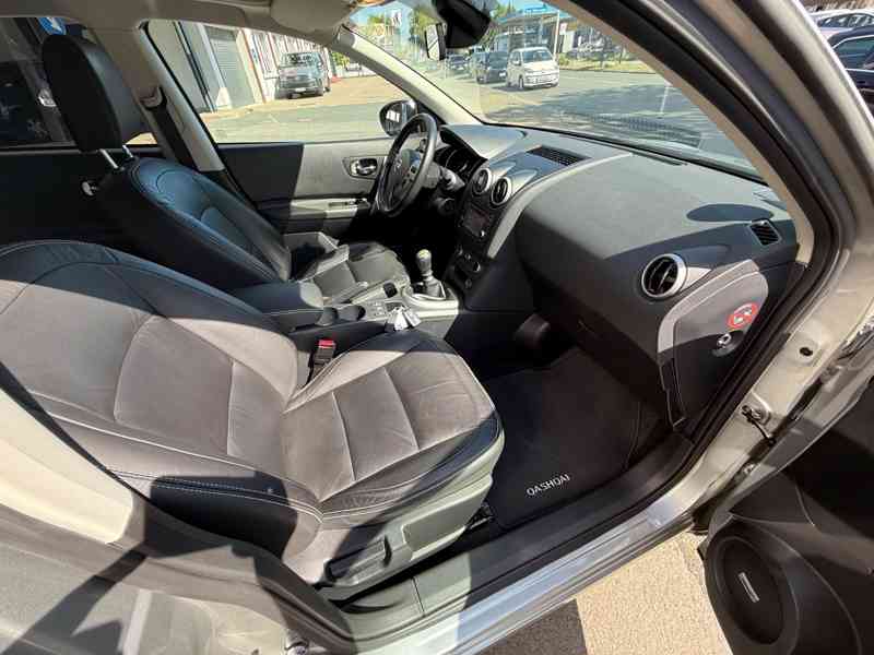 Nissan Qashqai 2,0i Tekna benzín 104kw - foto 4