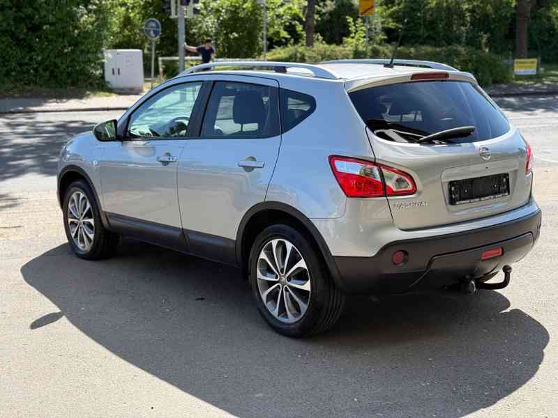 Nissan Qashqai 2,0i Tekna benzín 104kw - foto 13