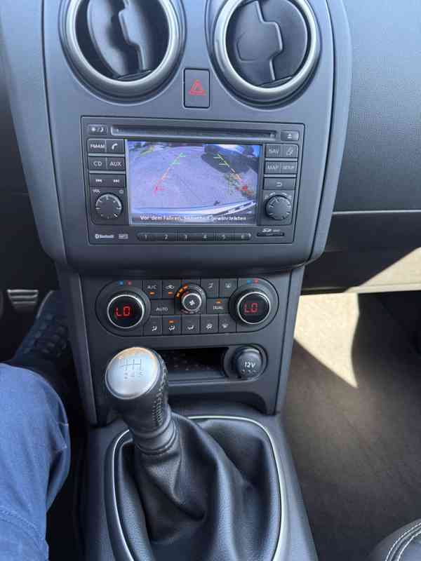 Nissan Qashqai 2,0i Tekna benzín 104kw - foto 16