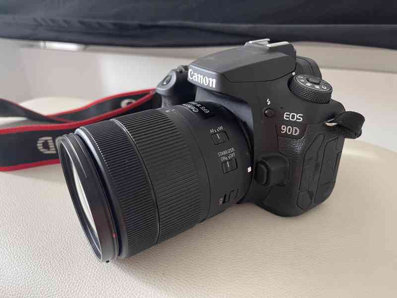 Digitální zrcadlovka Canon EOS 90D s objektivy, batoh - foto 5