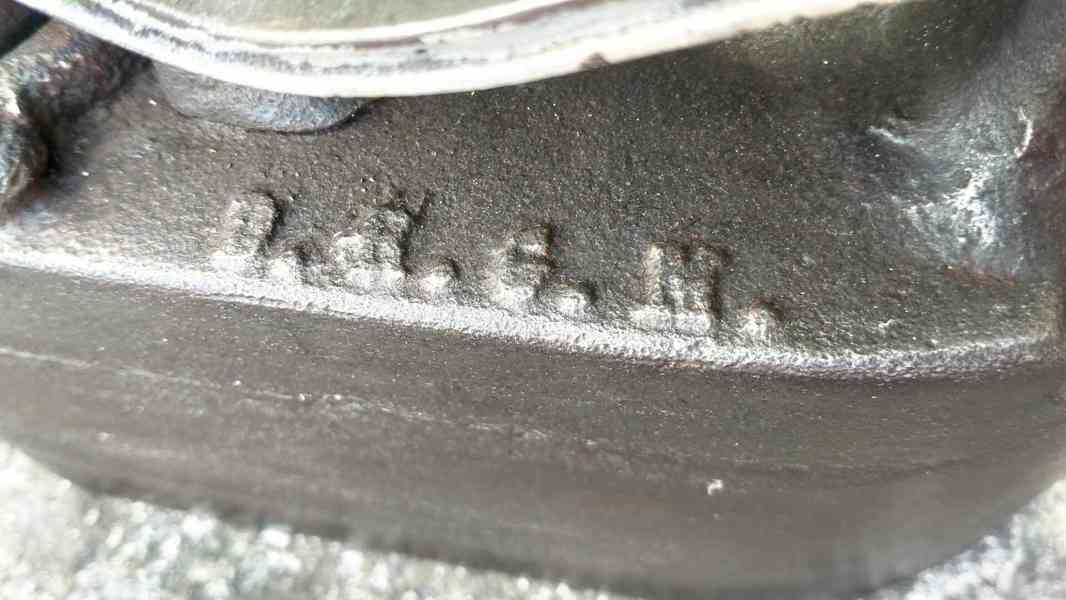 Obrovská komínová velmi stará sbírková žehlička D.R.G.M. - foto 10