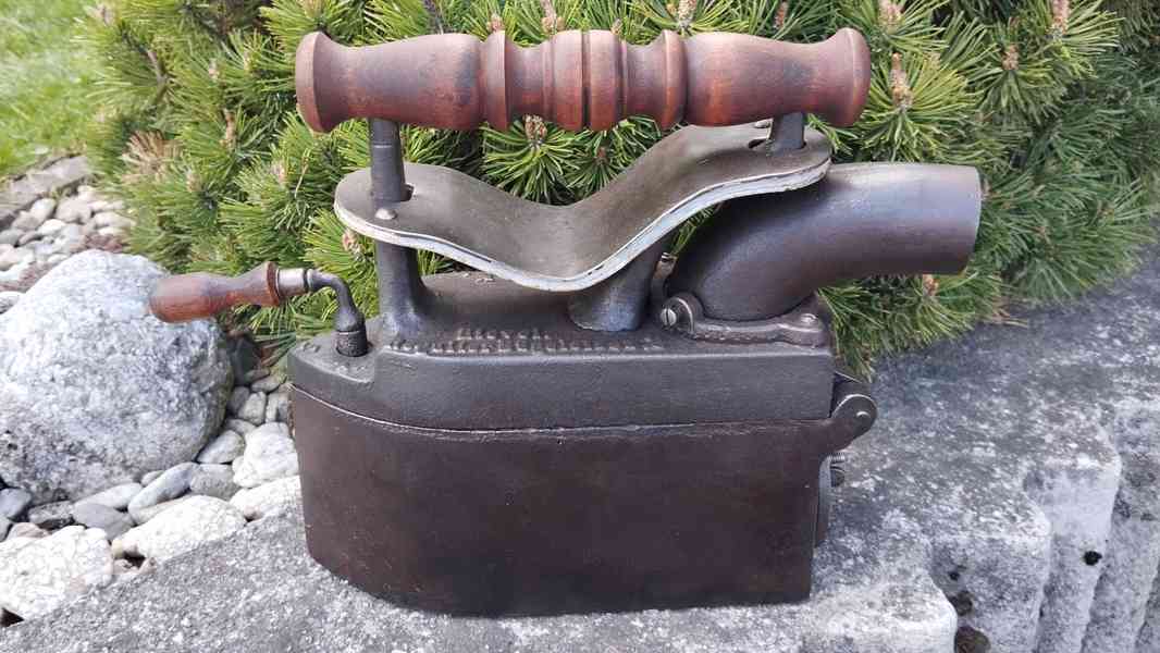 Obrovská komínová velmi stará sbírková žehlička D.R.G.M. - foto 15