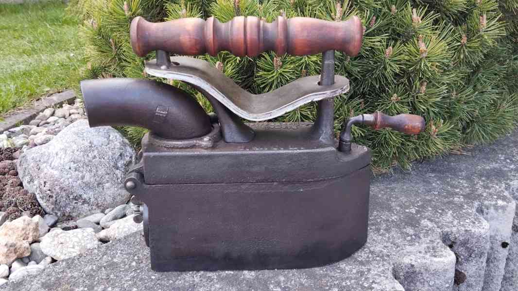 Obrovská komínová velmi stará sbírková žehlička D.R.G.M. - foto 19