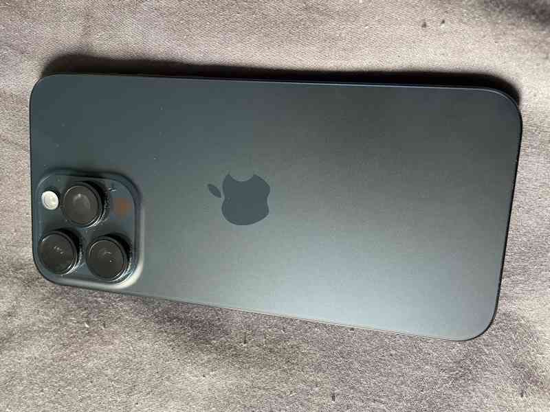 iPhone 15 Pro Max - foto 4