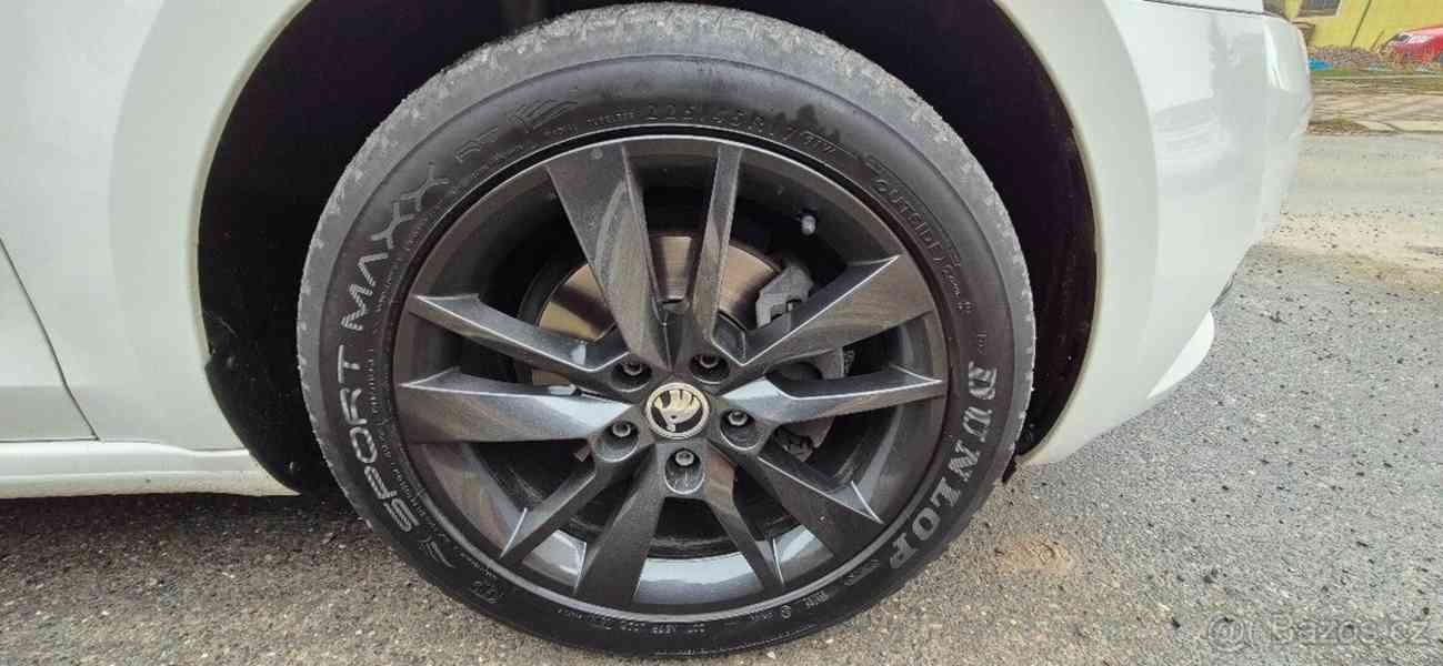 Škoda Octavia 2,0   III TDI 110kW DSG Style - foto 2