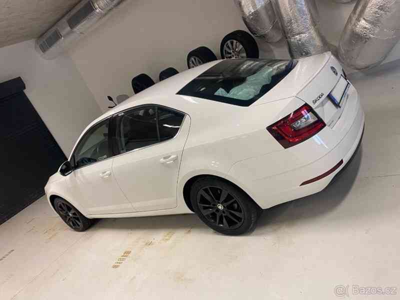 Škoda Octavia 2,0   III TDI 110kW DSG Style - foto 9