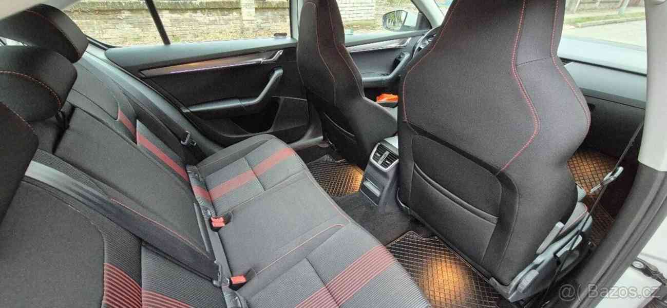Škoda Octavia 2,0   III TDI 110kW DSG Style - foto 7