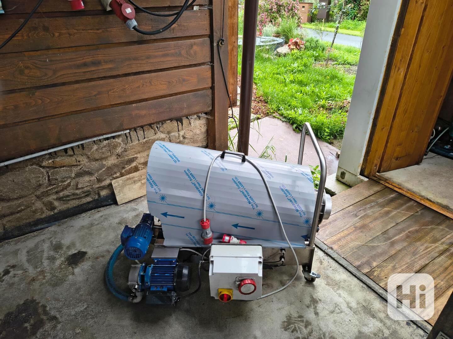Nerezový odšťavňovač a separátor dřeně - foto 1