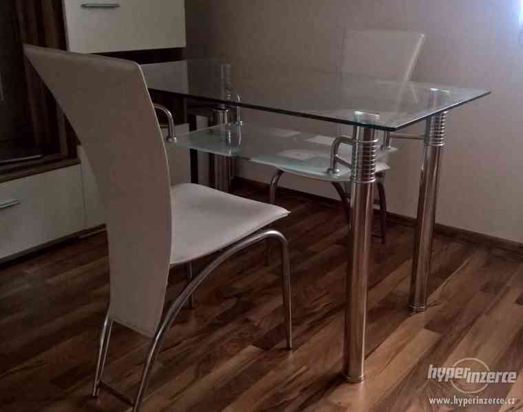 Skleněný stůl 110x70 se dvěma židlemi - foto 1