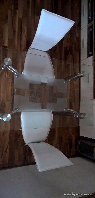 Skleněný stůl 110x70 se dvěma židlemi - foto 3