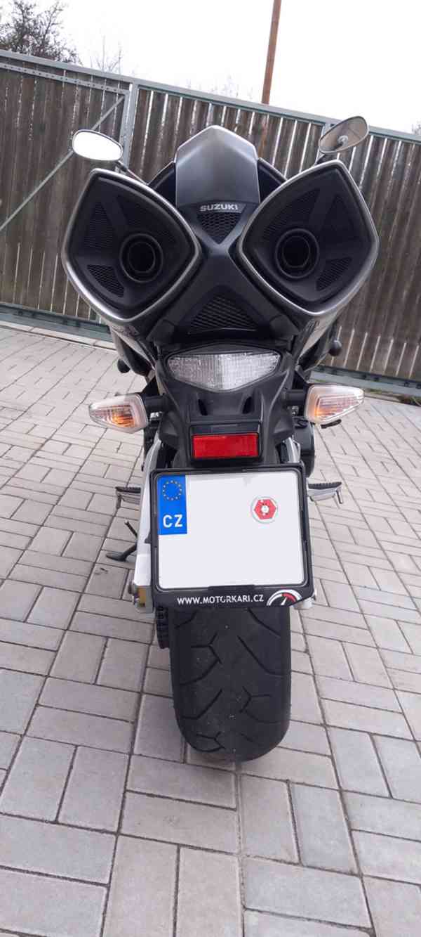 Prodám motocykl Suzuki GSX 1300 B-King - foto 13